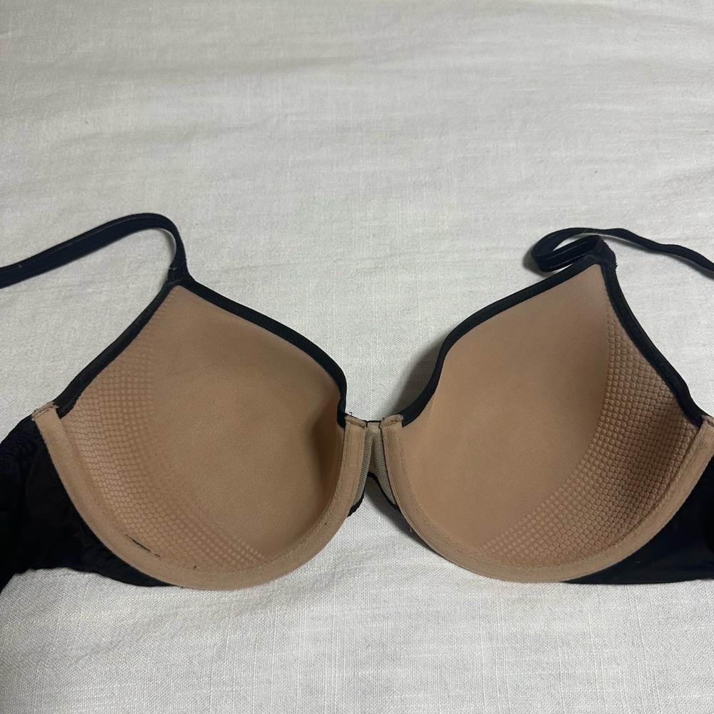 Victoria’s Secret 32D Bra